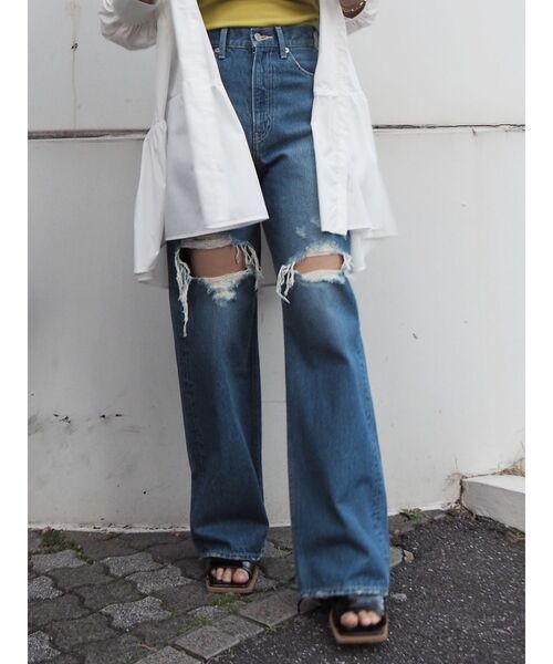 EVRIS(エヴリス)の「ダメージワイドデニムパンツ(デニムパンツ・レディース・ブラック/ブルー・MEDIUM/SMALL)」の2枚目の写真