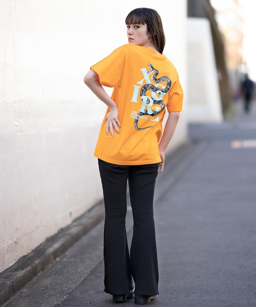 X-girl（エックスガール）の「SNAKE S/S TEE/蛇プリント Tシャツ/半袖