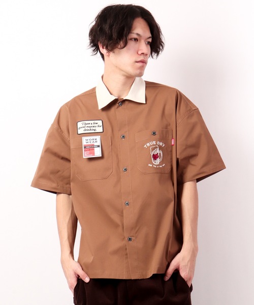 POWER TO THE PEOPLE(パワートゥーザピープル)の「POWER TO THE PEOPLE ワッペンワークシャツ(シャツ/ブラウス・メンズ・サックスブルー/アイボリー/チャコールグレー/ブラウン・L/M)」の1枚目の写真