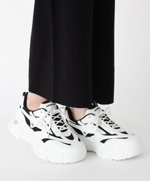 プレート入りダッドスニーカー