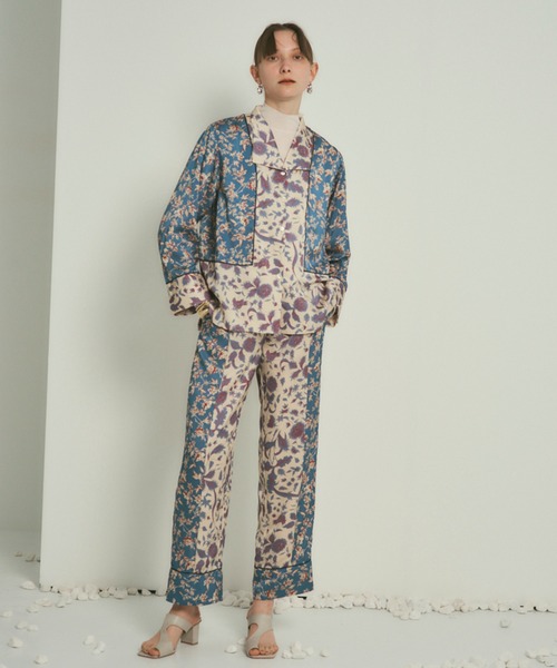 PUBLIC TOKYO(パブリックトウキョウ)の「【セットアップ対応】ヴィンテージフラワーワイドパジャマパンツ /ウォッシャブル(その他パンツ・レディース・オレンジ/ブルー・FREE)」の4枚目の写真