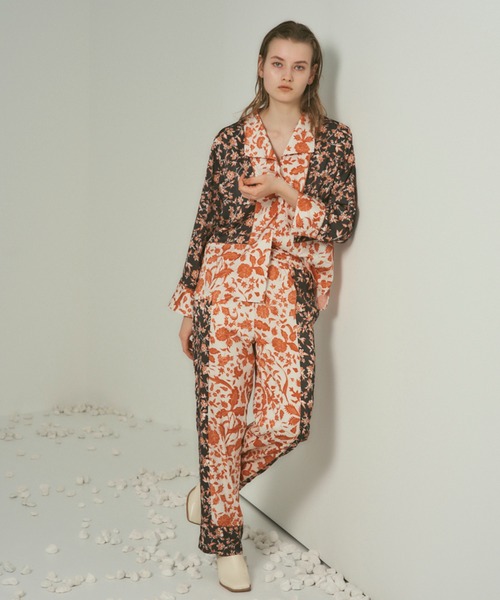 PUBLIC TOKYO(パブリックトウキョウ)の「【セットアップ対応】ヴィンテージフラワーワイドパジャマパンツ /ウォッシャブル(その他パンツ・レディース・オレンジ/ブルー・FREE)」の22枚目の写真