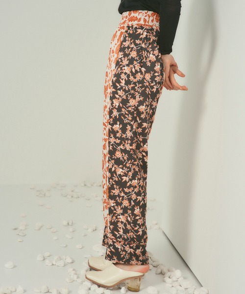 PUBLIC TOKYO(パブリックトウキョウ)の「【セットアップ対応】ヴィンテージフラワーワイドパジャマパンツ /ウォッシャブル(その他パンツ・レディース・オレンジ/ブルー・FREE)」の13枚目の写真