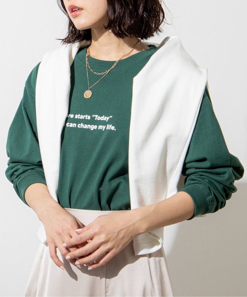 ANGIE(アンジー)の「【UNITED ATHLE】メッセージカラーロゴプリントロンT(Tシャツ/カットソー・レディース・ホワイト×グリーン/ホワイト×ブラック/スミクロ/ホワイト×ブルー/ダークグリーン/ホワイト×レッド・MEDIUM/LARGE)」の1枚目の写真