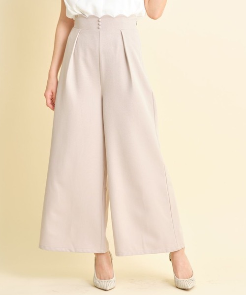 tocco closet(トッコ クローゼット)の「飾り釦付きウエストスカラップカットワイドパンツ(その他パンツ・レディース・ブラック/ピンク系その他/ライトベージュ・M)」の2枚目の写真