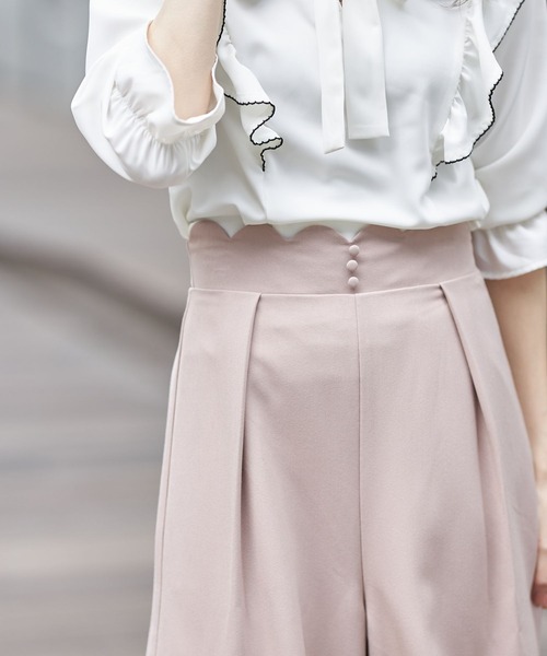 tocco closet(トッコ クローゼット)の「飾り釦付きウエストスカラップカットワイドパンツ(その他パンツ・レディース・ブラック/ピンク系その他/ライトベージュ・M)」の16枚目の写真