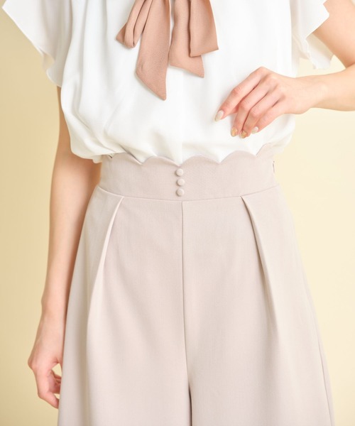 tocco closet(トッコ クローゼット)の「飾り釦付きウエストスカラップカットワイドパンツ(その他パンツ・レディース・ブラック/ピンク系その他/ライトベージュ・M)」の9枚目の写真