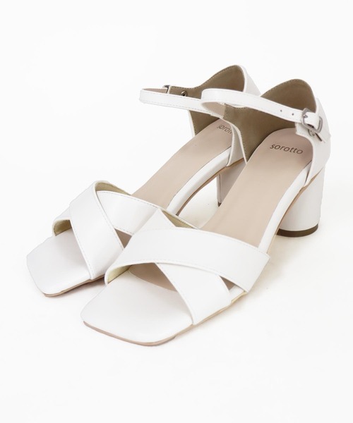 SOROTTO（ソロット）の「ラウンドヒールのクロスストラップスクエアトゥサンダル（サンダル・レディース・ホワイト/ブラック/ブラウン/ピンク/イエロー・22.5cm/23.5cm/24.5cm/23.0cm/24.0cm）」の19枚目の写真