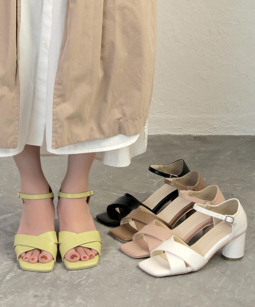 SOROTTO（ソロット）の「ラウンドヒールのクロスストラップスクエアトゥサンダル（サンダル・レディース・ホワイト/ブラック/ブラウン/ピンク/イエロー・22.5cm/23.5cm/24.5cm/23.0cm/24.0cm）」の11枚目の写真
