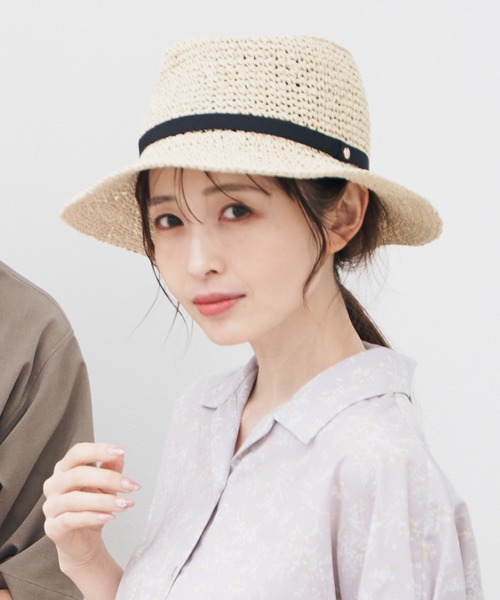 ikka（イッカ）の「細編みダウンハット（ハット・レディース・オフホワイト/ダークグレー/キャメル・FREE）」の2枚目の写真