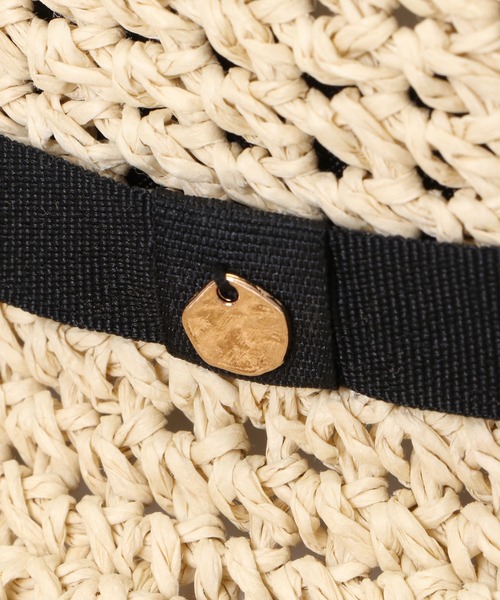 ikka（イッカ）の「細編みダウンハット（ハット・レディース・オフホワイト/ダークグレー/キャメル・FREE）」の8枚目の写真