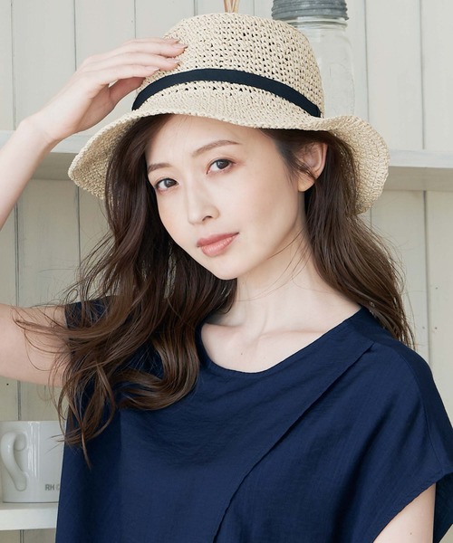 ikka（イッカ）の「細編みダウンハット（ハット・レディース・オフホワイト/ダークグレー/キャメル・FREE）」の18枚目の写真