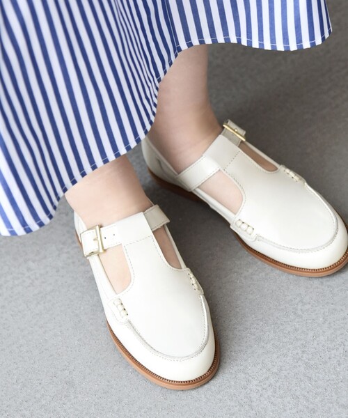 SHIPS any（シップス エニィ）の「ENESS: Tストラップ ローファー（ローファー・レディース・ブラック/ライトホワイト/キャメル・38/36/37）」の2枚目の写真