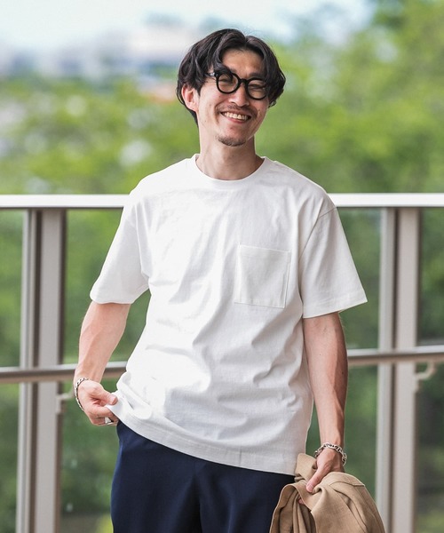 ITEMS URBANRESEARCH（アイテムズ アーバンリサーチ）の「天竺クルーネック ムジポケットTシャツ（Tシャツ/カットソー・メンズ・オフホワイト/ブラック/ブラウン/モカ・MEDIUM/LARGE）」の5枚目の写真
