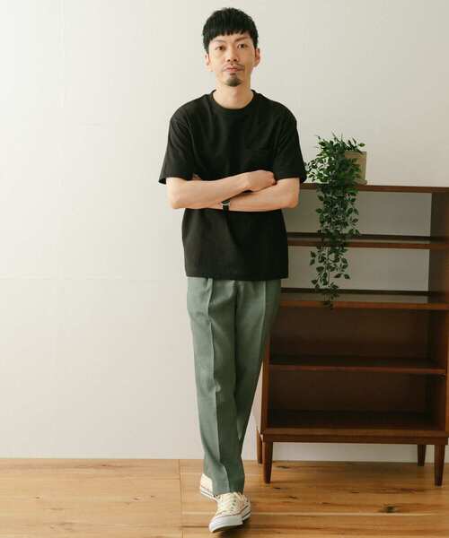 ITEMS URBANRESEARCH（アイテムズ アーバンリサーチ）の「天竺クルーネック ムジポケットTシャツ（Tシャツ/カットソー・メンズ・オフホワイト/ブラック/ブラウン/モカ・MEDIUM/LARGE）」の22枚目の写真