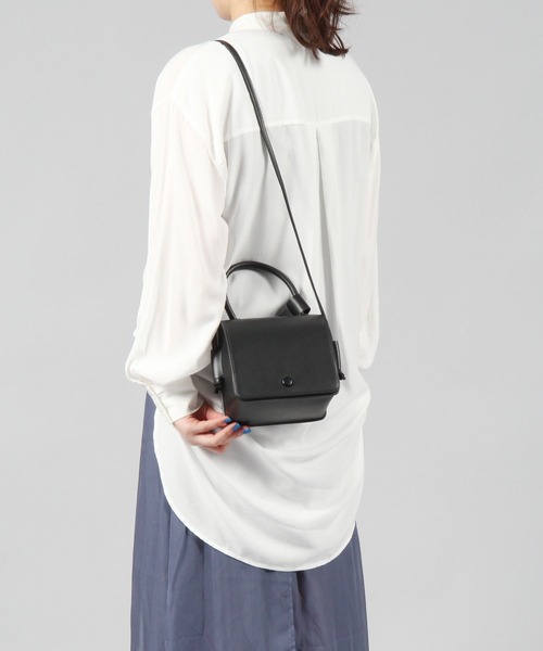 mysty woman（ミスティウーマン）の「フラップワンハンドルバッグ 285689（ショルダーバッグ・レディース・ブラック/ベージュ・FREE）」の4枚目の写真
