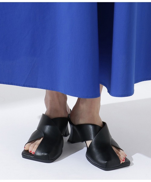 Settimissimo（セッティミッシモ）の「アシンメトリーサイドオープンサンダル（サンダル・レディース・ブラック/オフホワイト・S/M/L）」の12枚目の写真