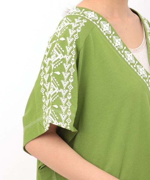 チチカカ（チチカカ）の「リサイクル素材ｘキカプリントチュニック（チュニック・レディース・ホワイト/パープル/グリーン・FREE）」の14枚目の写真