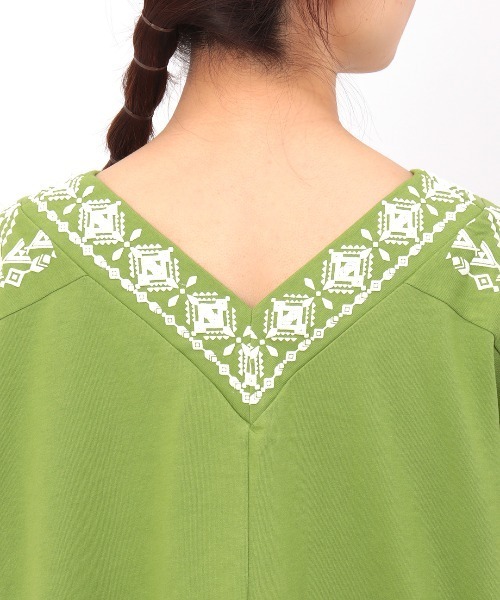 チチカカ（チチカカ）の「リサイクル素材ｘキカプリントチュニック（チュニック・レディース・ホワイト/パープル/グリーン・FREE）」の16枚目の写真