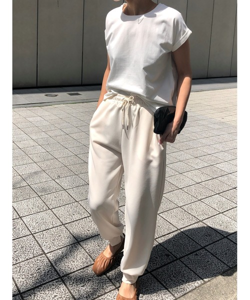 ulu(ウル)の「roundneck roll up Tshirt(Tシャツ/カットソー・レディース・ホワイト・FREE)」の6枚目の写真
