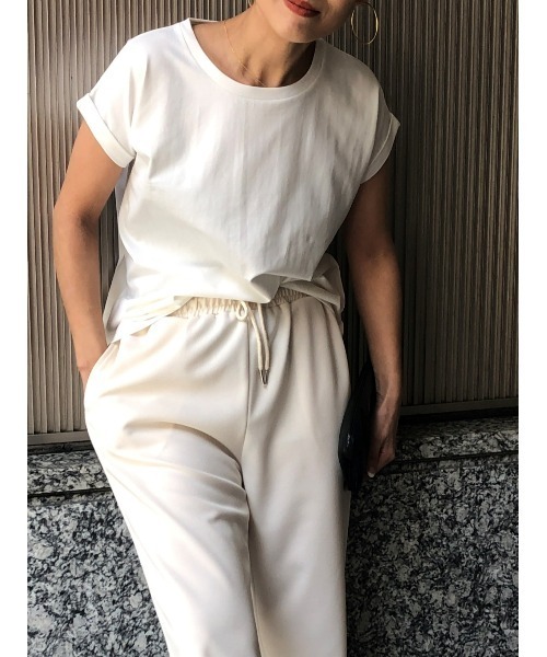 ulu(ウル)の「roundneck roll up Tshirt(Tシャツ/カットソー・レディース・ホワイト・FREE)」の13枚目の写真