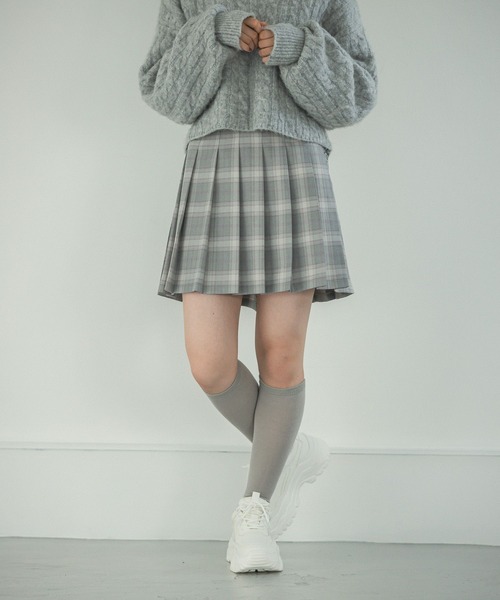 repipi armario(レピピ アルマリオ)の「ハイウエストプリーツスカート(スカート・キッズ・ブラック/グレー/グリーン/モカ/ブラック系その他/ベージュ系その他/ブラウン系その他/グリーン系その他/ホワイト系その他/グレー系その他/ライトベージュ/パープル系その他/グリーン系その他2/ベージュ/グレー系その他2/ホワイト/サックスブルー・SMALL/MEDIUM/LARGE)」の7枚目の写真