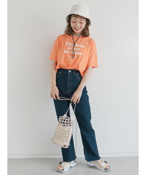 ehka sopo（エヘカソポ）の「クロップド丈ロゴTシャツ（Tシャツ/カットソー・レディース・オフホワイト/オレンジ/パープル/ブラック・ﾌﾘ-）」の7枚目の写真