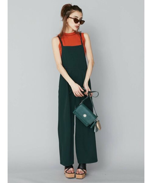 EVRIS（エヴリス）の「バッククロスツイルサロペット（サロペット/オーバーオール・レディース・ブラック/ベージュ/グリーン・FREE）」の7枚目の写真