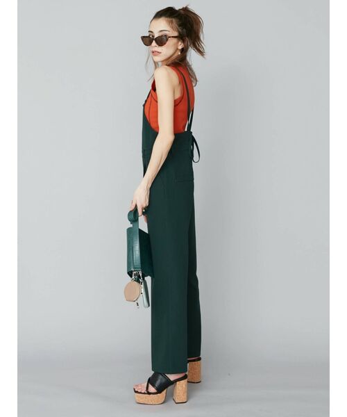 EVRIS（エヴリス）の「バッククロスツイルサロペット（サロペット/オーバーオール・レディース・ブラック/ベージュ/グリーン・FREE）」の11枚目の写真