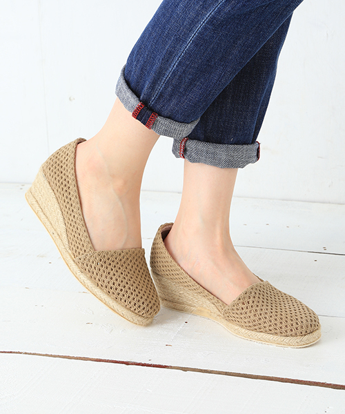 B:MING by BEAMS（ビーミングバイビームス）の「○ALBEROLA / ジュートウェッジ （サンダル・レディース・ネイビー/ベージュ/イエロー/グリーン系カモフラージュ・36/35/38/37）」の2枚目の写真