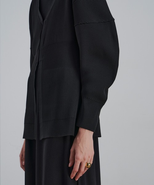 CEL ANSWER（シーイーエルアンサー）の「ボリュームスリーブカーディガン（カーディガン/ボレロ・レディース・ネイビー/ブラック/チャコールグレー・FREE）」の8枚目の写真