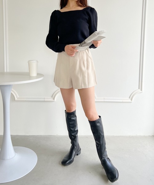 Loueme（ルエム）の「パフスリーブスクエアネックコンパクトニットトップス（ニット/セーター・レディース・その他1/ホワイト/ブラック/アイボリー・FREE）」の11枚目の写真