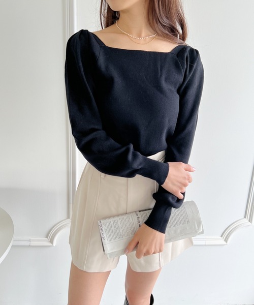 Loueme（ルエム）の「パフスリーブスクエアネックコンパクトニットトップス（ニット/セーター・レディース・その他1/ホワイト/ブラック/アイボリー・FREE）」の9枚目の写真