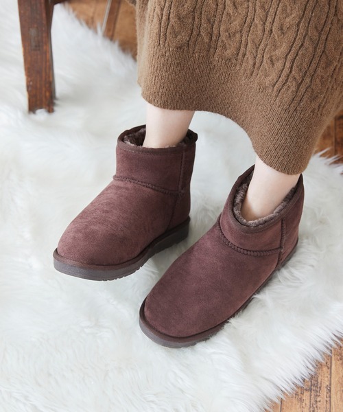 mooimooi（モーイモーイ）の「撥水ショート ムートンブーツ（ブーツ・レディース・チャコールグレー/ブラック/ダークブラウン/ベージュ/ブルー/キャメル/アイボリー系・LL/3L/4L/S/M/L）」の3枚目の写真