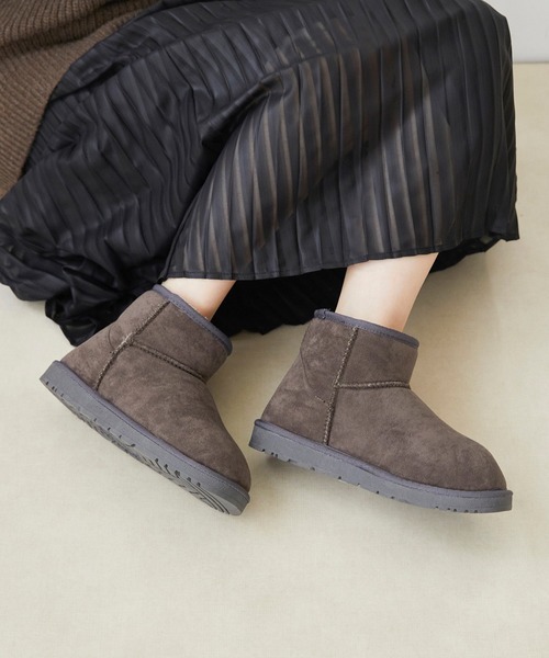 mooimooi（モーイモーイ）の「撥水ショート ムートンブーツ（ブーツ・レディース・チャコールグレー/ブラック/ダークブラウン/ベージュ/ブルー/キャメル/アイボリー系・LL/3L/4L/S/M/L）」の20枚目の写真