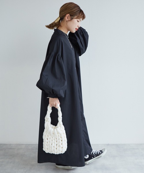 w closet（ダブルクローゼット）の「ボリュームスリーブシャツワンピース（シャツワンピース・レディース・オフホワイト/ブラック/ラベンダー/モカ/ライトベージュ/サックスブルー系・FREE）」の16枚目の写真