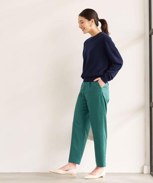 green label relaxing(グリーンレーベルリラクシング)の「P サテン テーパード パンツ(その他パンツ・レディース・ベージュ/ネイビー/ケリー・36/38/40)」の7枚目の写真