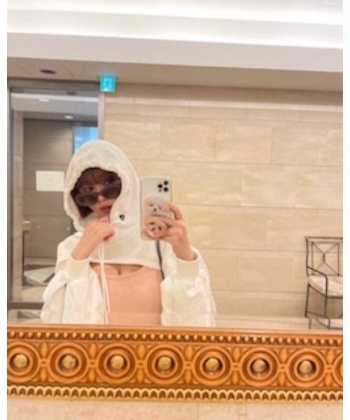 epine（エピヌ）の「Ee cropped hoodie（パーカー・レディース・ホワイト・FREE）」の4枚目の写真