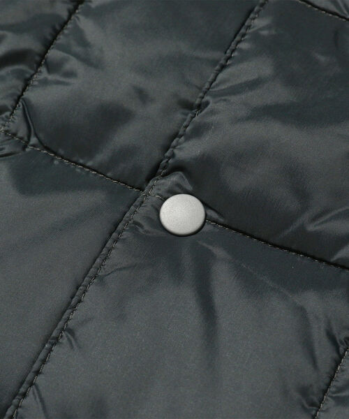 B:MING by BEAMS（ビーミングバイビームス）の「TAION / Vネックボタン インナーダウンベスト（100～140cm）（ベスト・キッズ・ベージュ/ミント/チャコールグレー・100/110/120/130/140）」の4枚目の写真