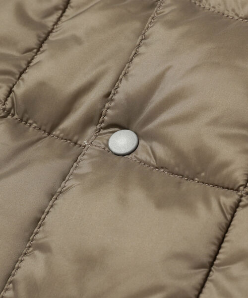 B:MING by BEAMS（ビーミングバイビームス）の「TAION / Vネックボタン インナーダウンベスト（100～140cm）（ベスト・キッズ・ベージュ/ミント/チャコールグレー・100/110/120/130/140）」の7枚目の写真