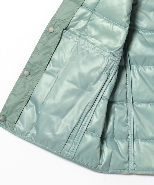 B:MING by BEAMS（ビーミングバイビームス）の「TAION / Vネックボタン インナーダウンベスト（100～140cm）（ベスト・キッズ・ベージュ/ミント/チャコールグレー・100/110/120/130/140）」の5枚目の写真