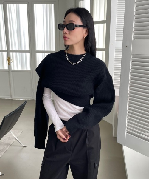 Didot.showroom（ディドット ショールーム）の「《ウール50％》クロップド丈スリッド入り肉厚リブニット（ニット/セーター・レディース・ブラック/レッド/グリーン/アイボリー・FREE）」の2枚目の写真