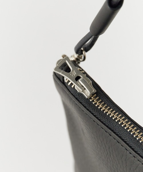 MR.OLIVE（ミスターオリーブ）の「MR.OLIVE/ミスターオリーブ WATER PROOF WASHABLE LEATHER / ZIPPER SMALL SACOCHE（ショルダーバッグ・メンズ・ブラック/ブラウン・FREE）」の12枚目の写真