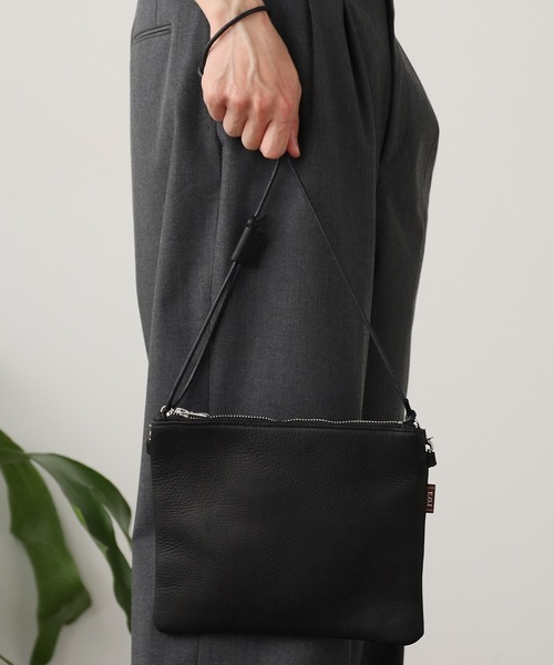 MR.OLIVE（ミスターオリーブ）の「MR.OLIVE/ミスターオリーブ WATER PROOF WASHABLE LEATHER / ZIPPER SMALL SACOCHE（ショルダーバッグ・メンズ・ブラック/ブラウン・FREE）」の20枚目の写真