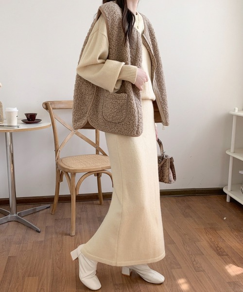 ABITOKYO(アビトーキョー)の「ボリュームスリーブクルーネックプルオーバー&バックスリットタイトスカートセットアップ(セットアップ・レディース・ブラック/グリーン/モカ/ベージュ・FREE)」の20枚目の写真