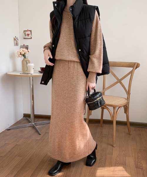 ABITOKYO(アビトーキョー)の「ボリュームスリーブクルーネックプルオーバー&バックスリットタイトスカートセットアップ(セットアップ・レディース・ブラック/グリーン/モカ/ベージュ・FREE)」の7枚目の写真