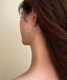 ワイヤー風フラワーピアス
