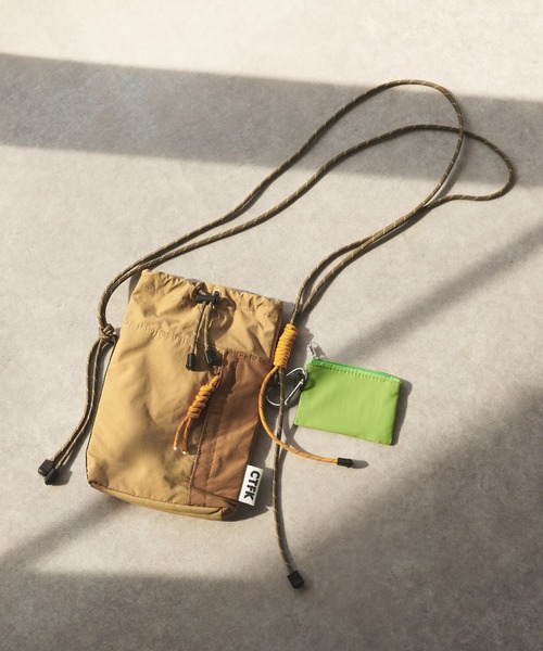 un dix cors（アンディコール）の「ナイロンハンディショルダー（ショルダーバッグ・レディース・ブラック/ベージュ・FREE）」の17枚目の写真