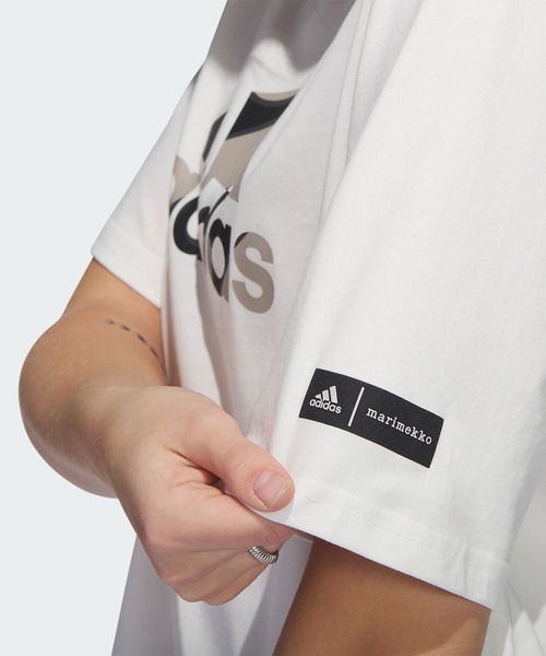 adidas（アディダス）の「マリメッコ クロップTシャツ