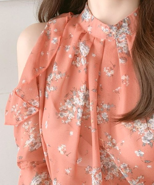 Amulet(アミュレット)の「肩開き花柄ブラウス(シャツ/ブラウス・レディース・ホワイト/オレンジ・M/L)」の5枚目の写真